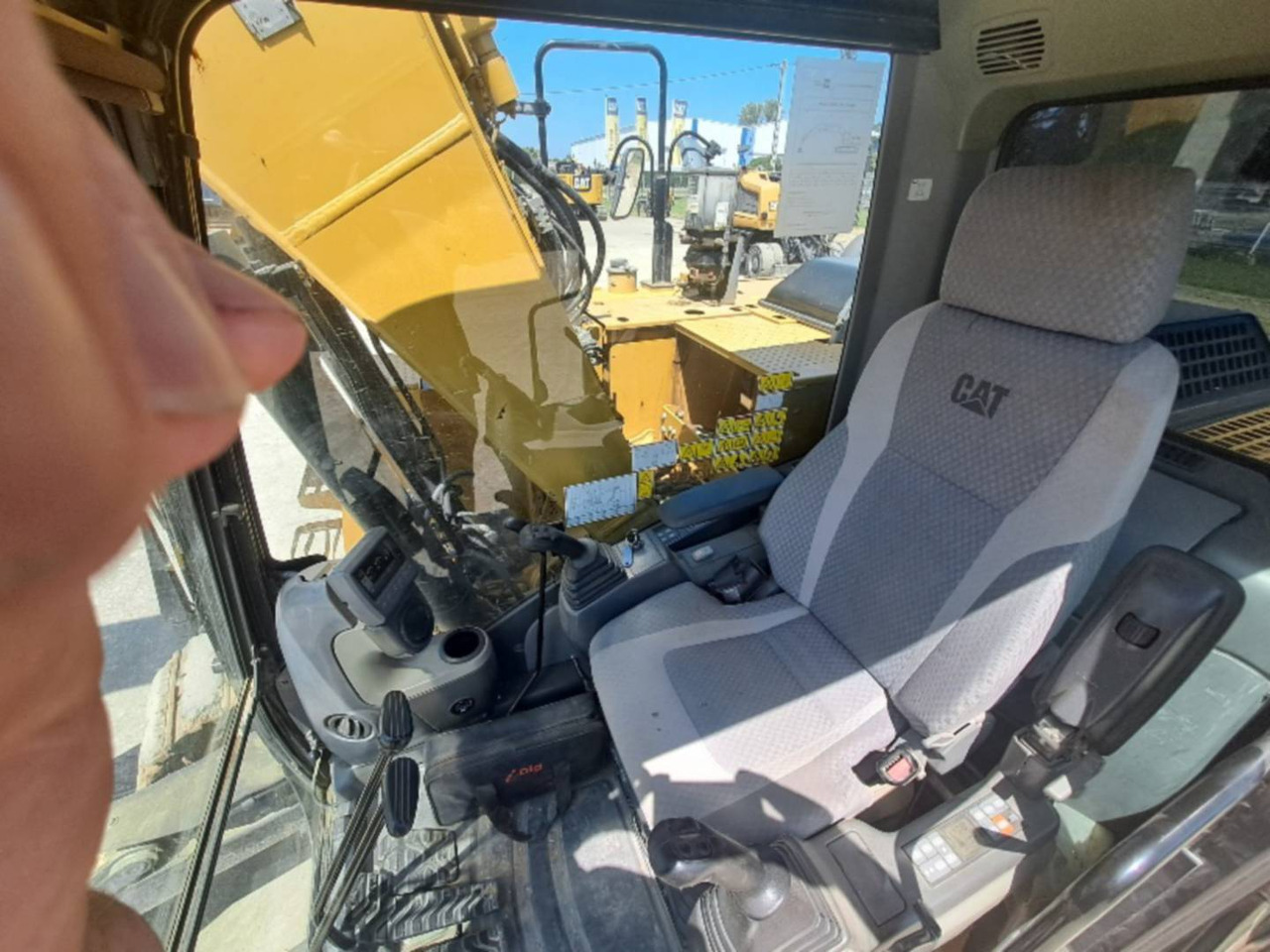 Excavadora de cadenas CAT 311F RR