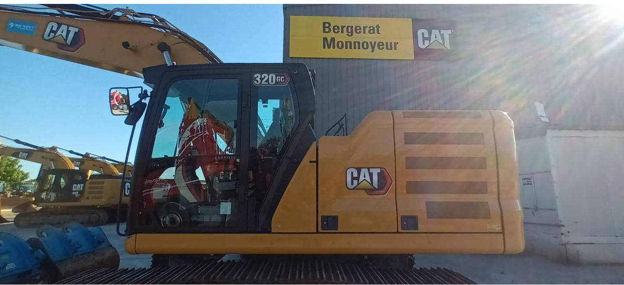 Excavadora de cadenas CAT 320 GC