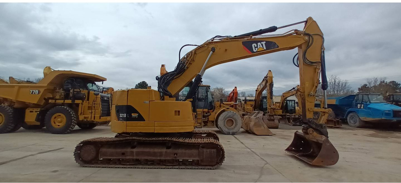 Excavadora de cadenas CAT 321D CR