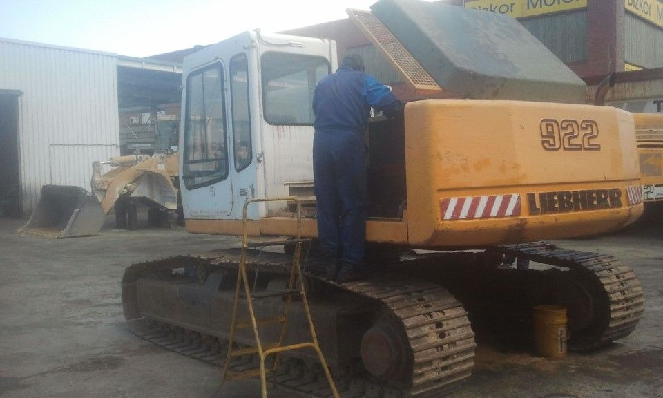 Excavadora de cadenas LIEBHERR R922LI S/N: 480-0240