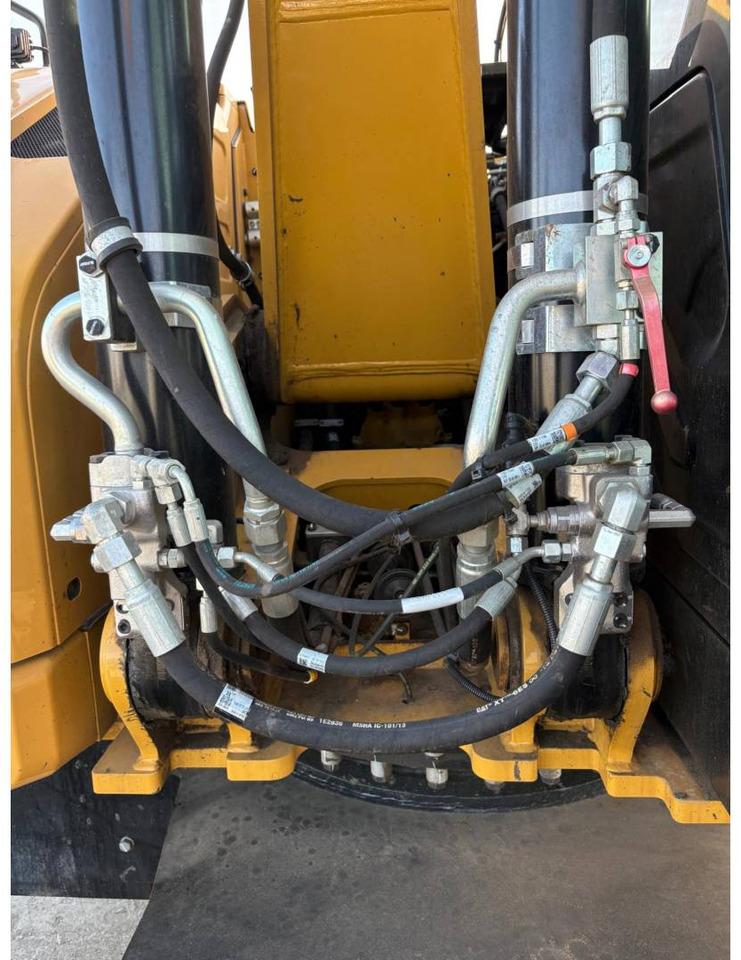 Excavadora de ruedas CAT MH3024