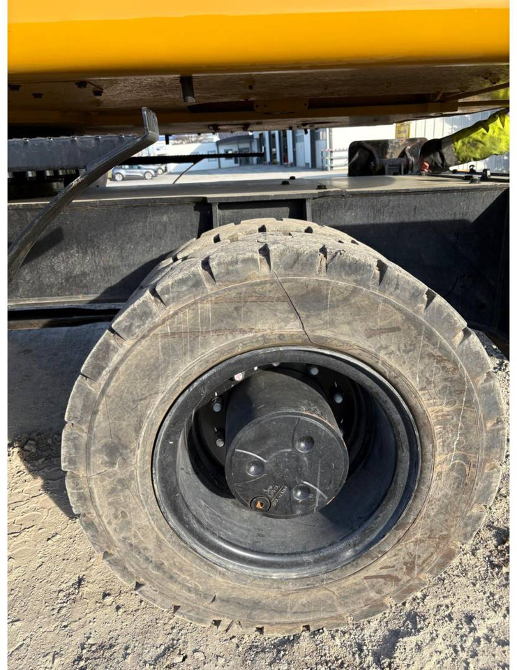 Excavadora de ruedas CAT MH3024