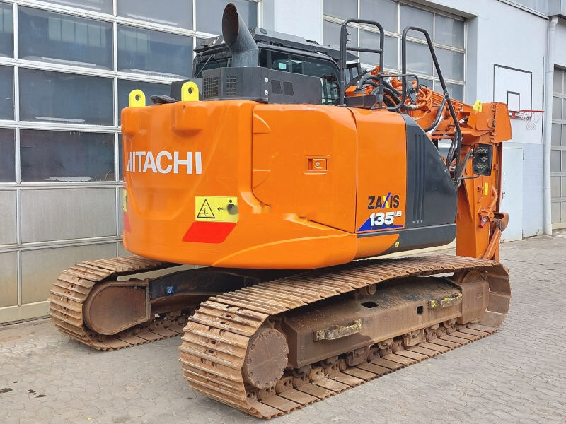 Excavadora de cadenas Hitachi ZX135US-6: foto 7