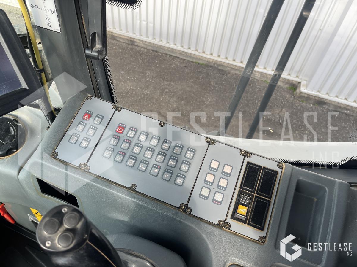 Cargadora de ruedas Liebherr L586: foto 12