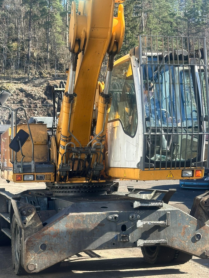 Manipulador de materiales LIEBHERR A924C