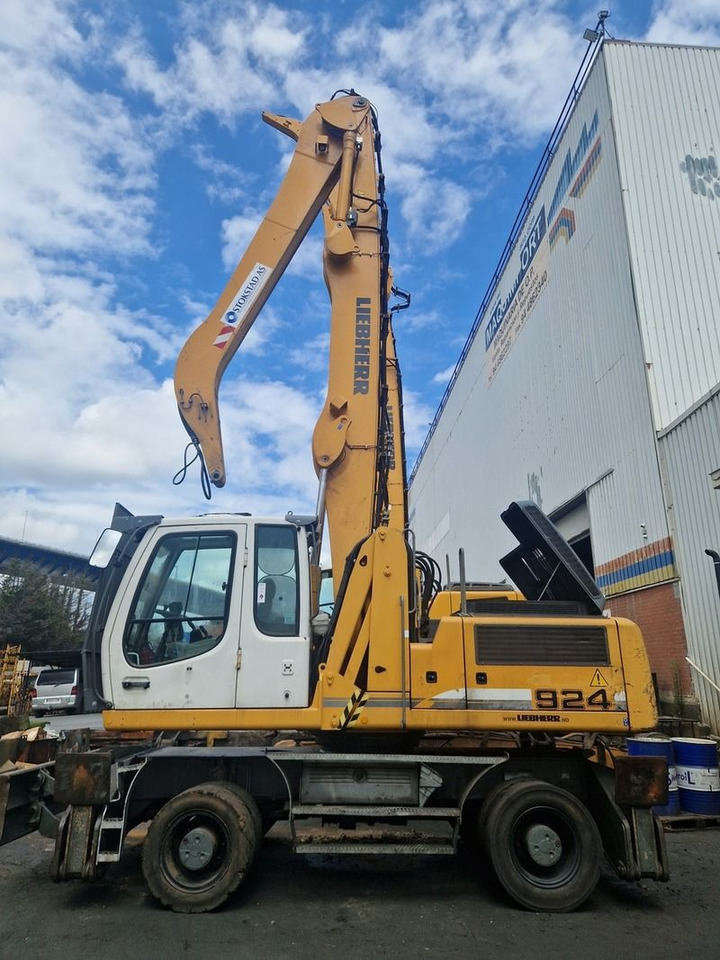 Manipulador de materiales LIEBHERR A924C