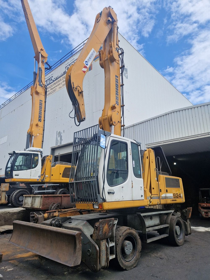 Manipulador de materiales LIEBHERR A924C (2012)