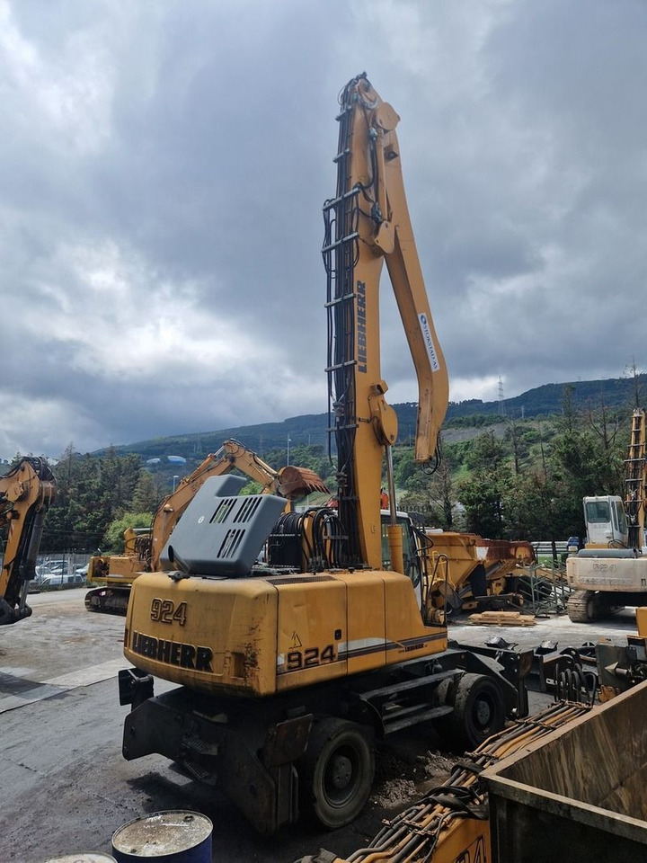 Manipulador de materiales LIEBHERR A924C (2012)