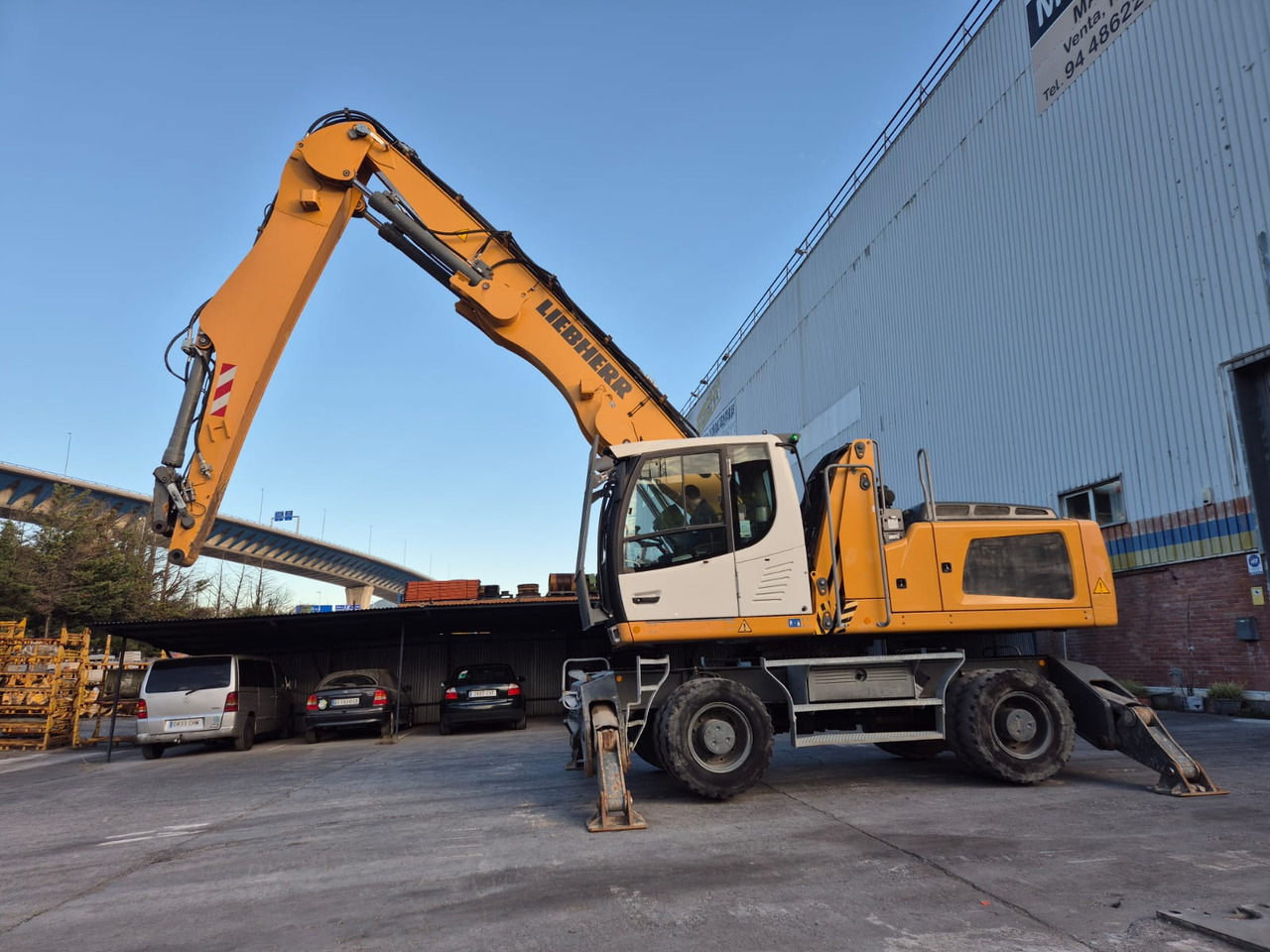 Manipulador de materiales LIEBHERR LH30M