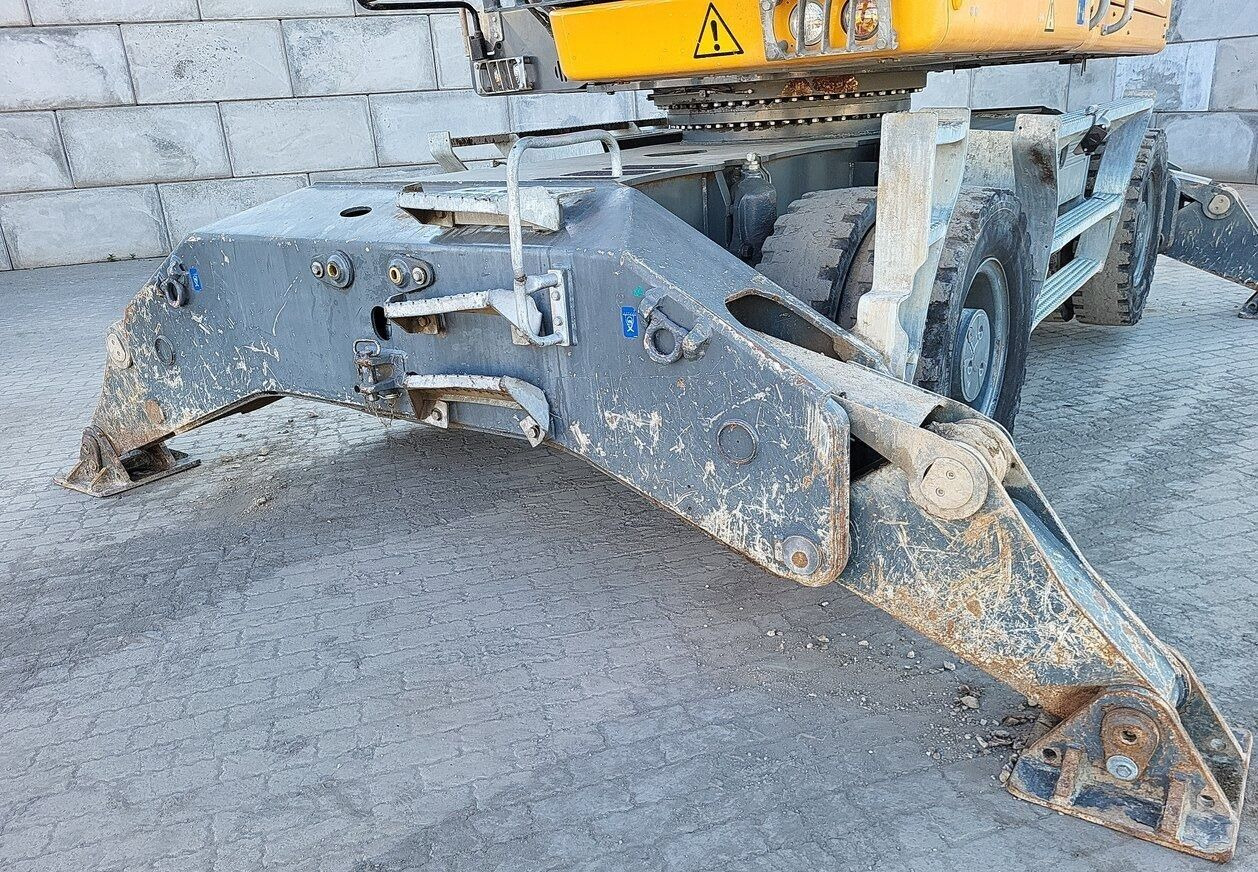 Manipulador de materiales LIEBHERR LH30M
