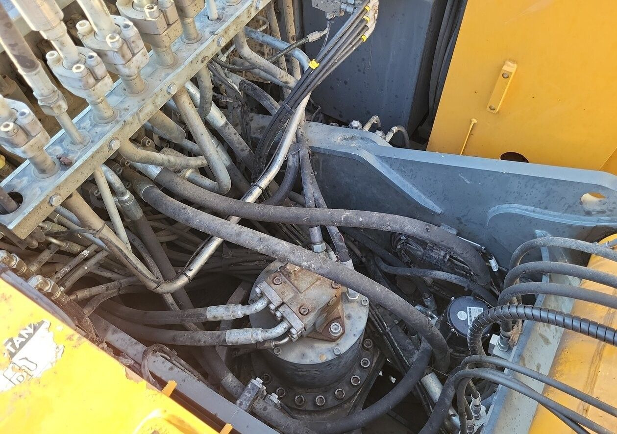 Manipulador de materiales LIEBHERR LH30M