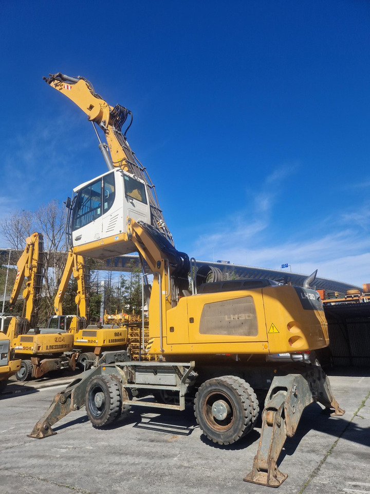 Manipulador de materiales LIEBHERR LH30M