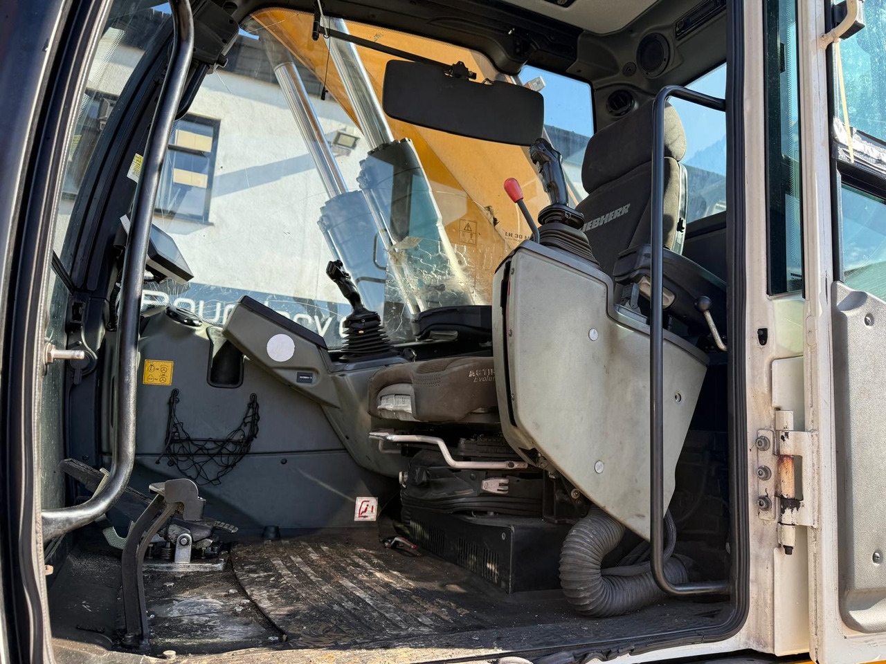 Manipulador de materiales LIEBHERR LH30M