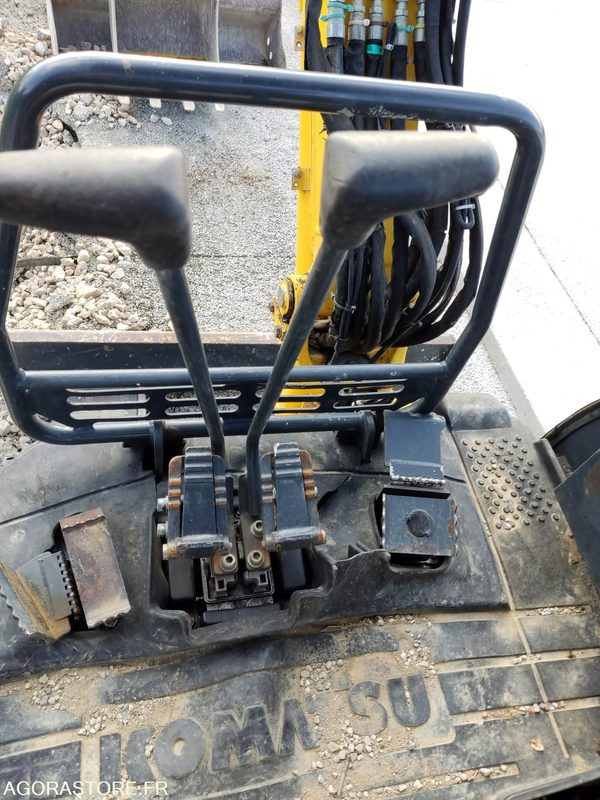 Miniexcavadora MINI PELLE KOMATSU - 2.5T PC26-MR3 - 2015 - 4390 HEURES