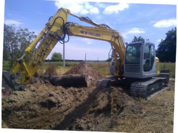 Excavadora de cadenas New Holland Kobelco E135SR-1ES: foto 1