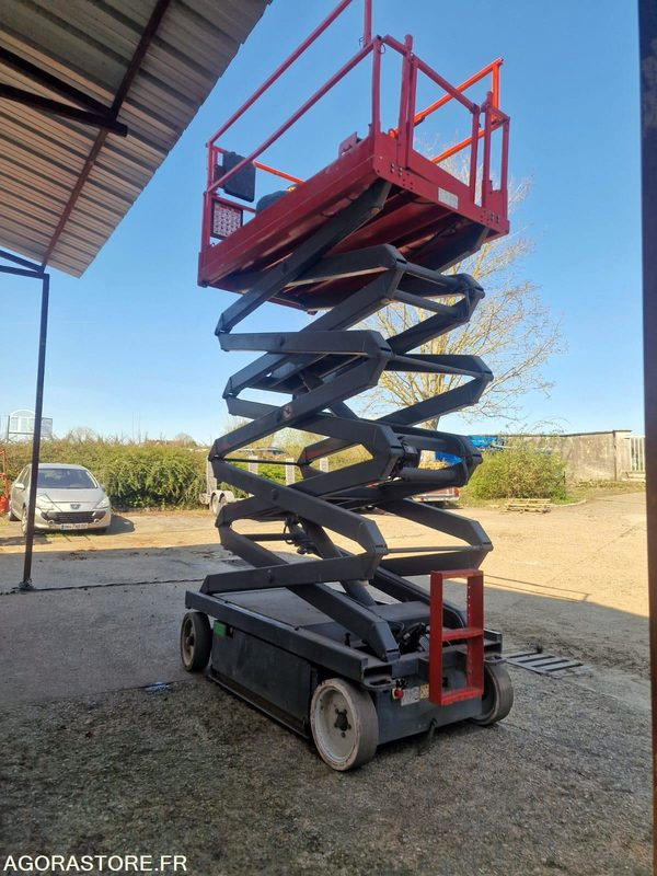 Plataforma de tijeras NACELLE ELECTRIQUE CISEAUX SKYJACK SJ4632 11.75M - 2010