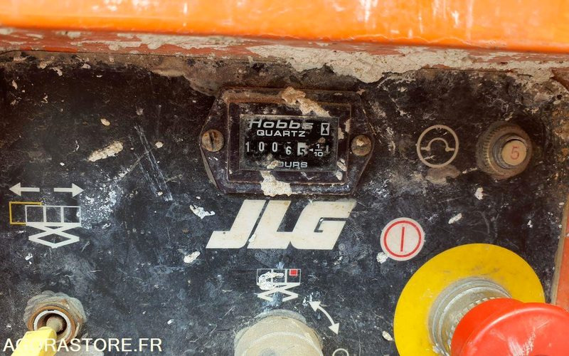 Plataforma elevadora JLG 2646 ES  NACELLE CISEAU ÉLECTRIQUE 10 M ÉTROIT