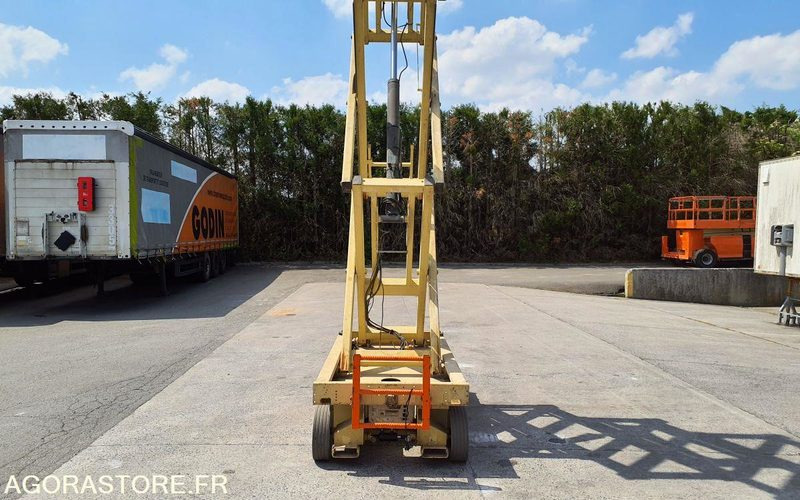 Plataforma elevadora JLG 2646 ES  NACELLE CISEAU ÉLECTRIQUE 10 M ÉTROIT