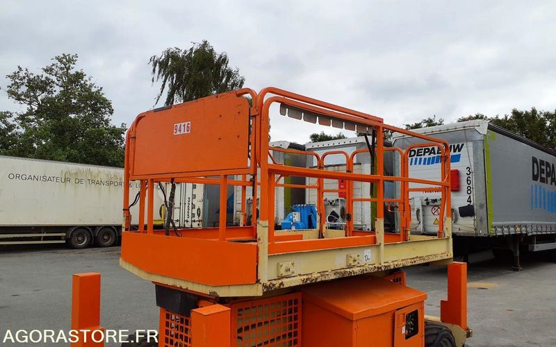Plataforma elevadora Nacelle DIESEL JLG 260MRT