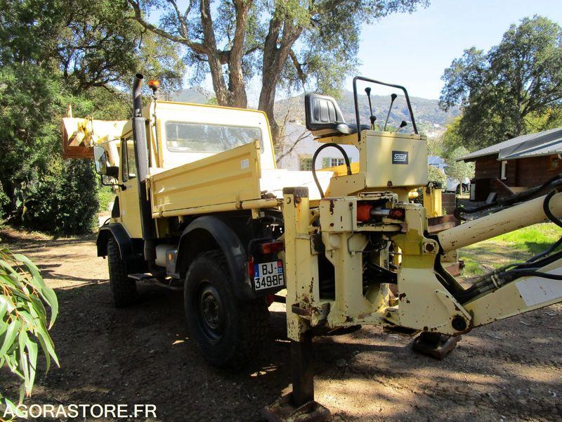Retroexcavadora Unimog U140 - 1994 - 115 000km - TRES BON ETAT