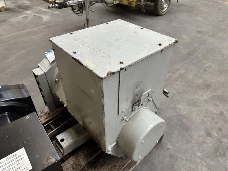 Generador industriale Stamford UCM224G13 Geneartordeel 62 kVA Alternator: foto 8