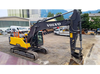 Excavadora de cadenas VOLVO EC220 E: foto 1