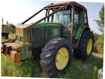 Tractor forestal John Deere 7530: foto 1