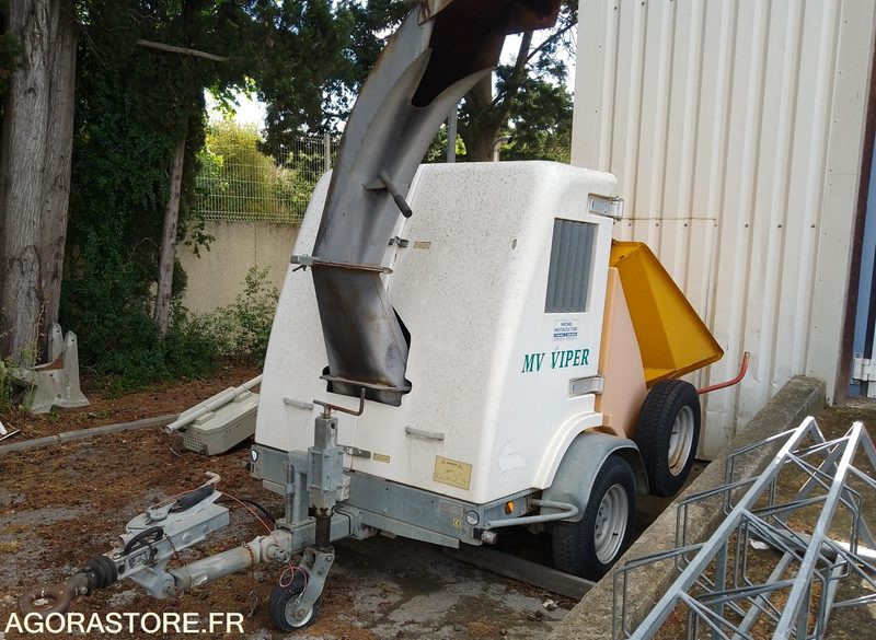 Trituradora de madera REMORQUE BROYEUR VEGETAUX VIPER 2006