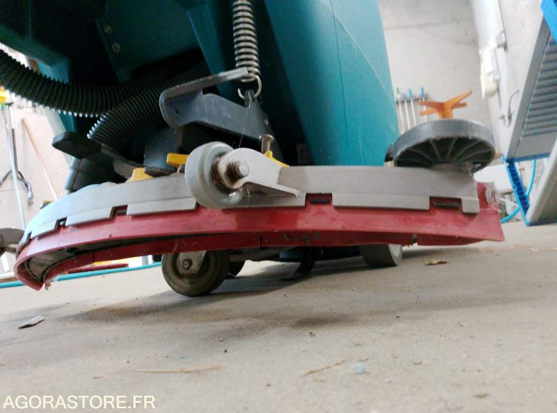 Fregadora auto laveuse TENNANT T300