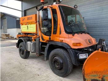 Vehículo municipal UNIMOG