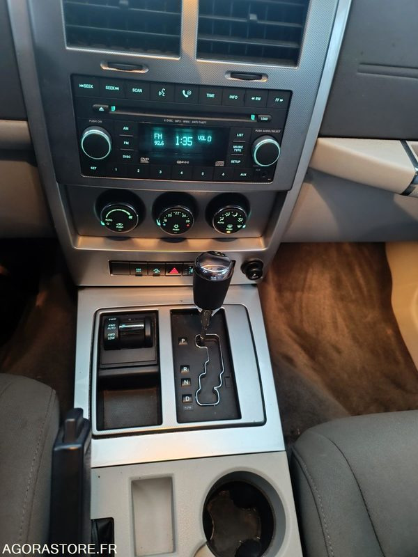 Coche Jeep Cherokee IV 2.8 CRD Jamboree - 2009 - 193 000 KM