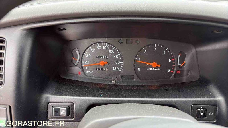 Coche MITSUBISHI L200 - 109 427 Kms - 2004- 2881 XZ 74