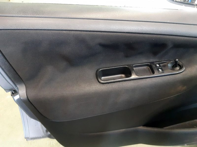 Coche Peugeot 207 1.4 l essence