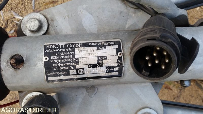 Coche REMORQUE PLATEAU EDUARD MODELE P4 AVEC RIDELLES