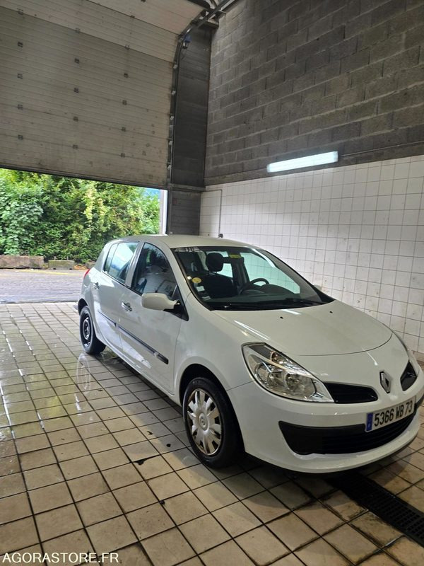 Coche RENAULT CLIO