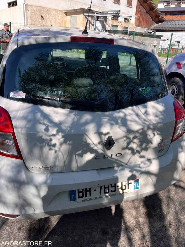 Coche RENAULT CLIO