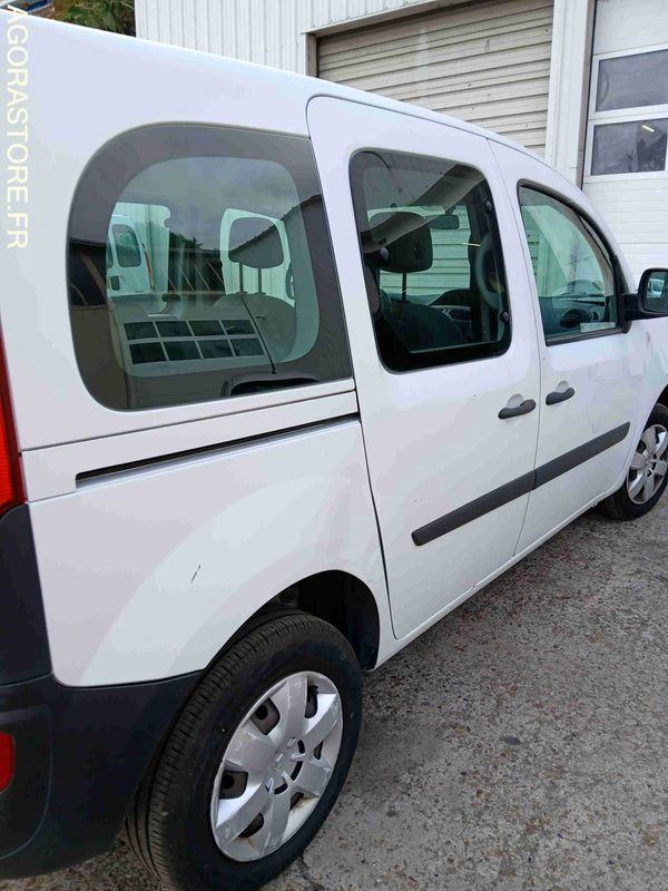 Coche RENAULT KANGOO
