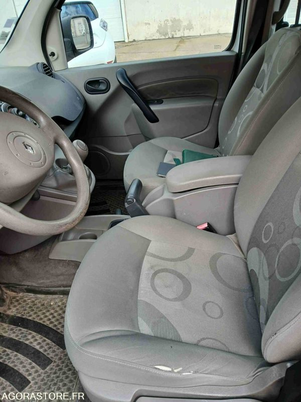 Coche RENAULT KANGOO