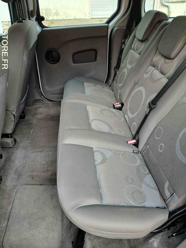 Coche RENAULT KANGOO