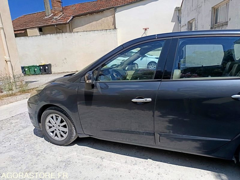 Coche RENAULT SCENIC - 2009 - 154900KMS
