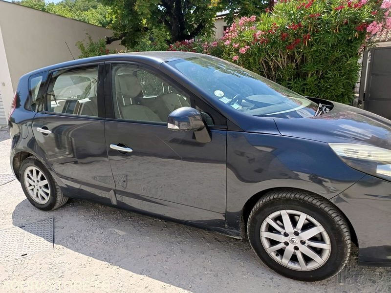 Coche RENAULT SCENIC - 2009 - 154900KMS