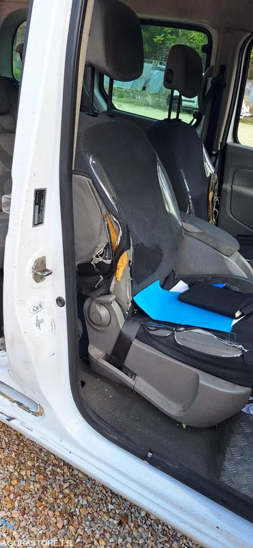 Coche Renault Kangoo (Ancien véhicule de la Police Municipale)