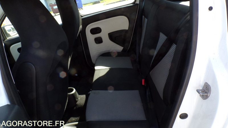 Coche Renault Twingo 3 EN-999-TL (BP)
