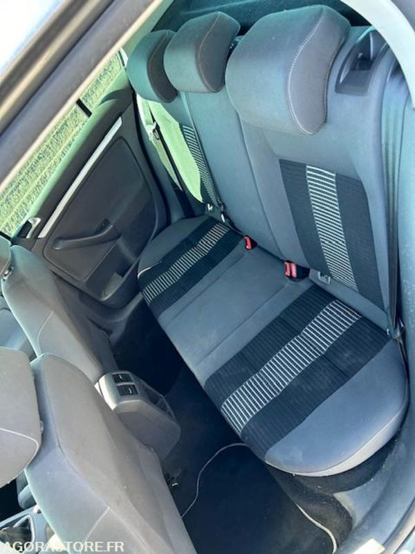 Coche VOLKSWAGEN GOLF - 2008 / 211200 KM