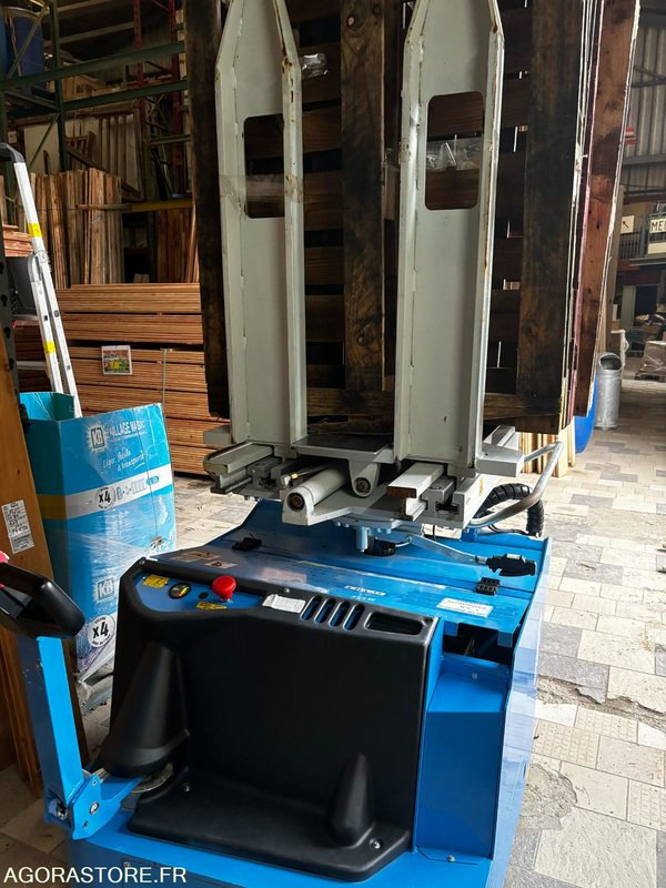 Herramienta/ Equipo RETOURNEUR DE PALETTES autonome transpalette