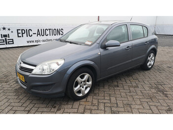 Coche Opel Astra 1.6 Cosmo: foto 1