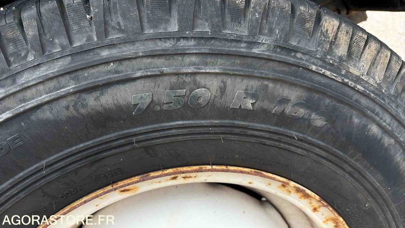 SUV/ Todoterreno LAND ROVER DÉFENDER 110 - 67 933 Kms - 1999 - 8419 WM 74