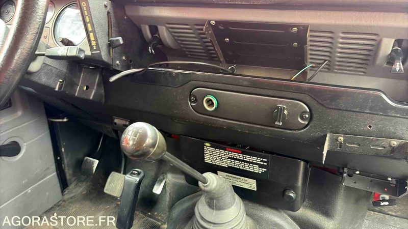 SUV/ Todoterreno LAND ROVER - DÉFENDER 130 - 1998 - 22 225 Kms 9303 WB 74
