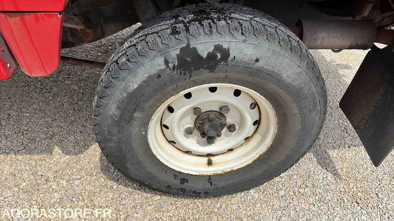 SUV/ Todoterreno LAND ROVER - DEFENDER - 1999 - 30 091 Kms 4547 WJ 74