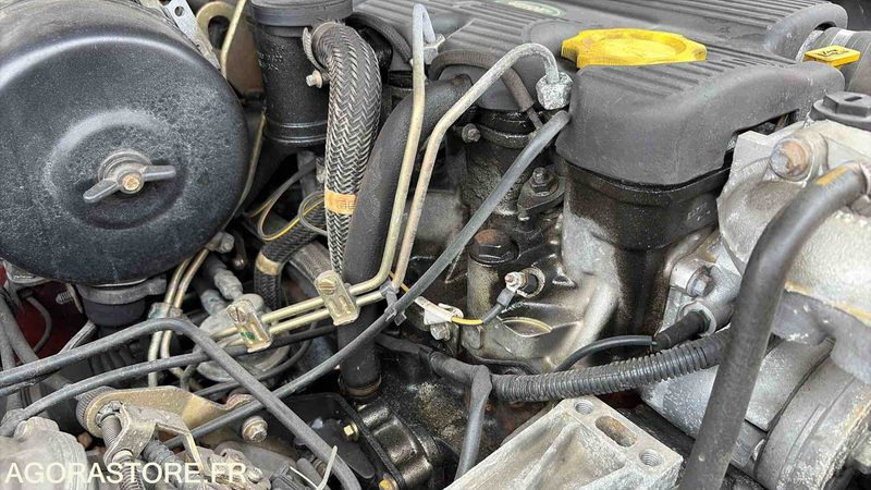 SUV/ Todoterreno LAND ROVER - DEFENDER - 1999 - 30 091 Kms 4547 WJ 74